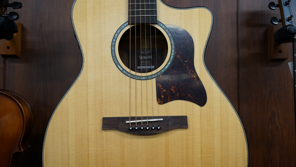 选吉他不是在选木头，而是在选“共鸣”：四款进阶全单琴深度测评