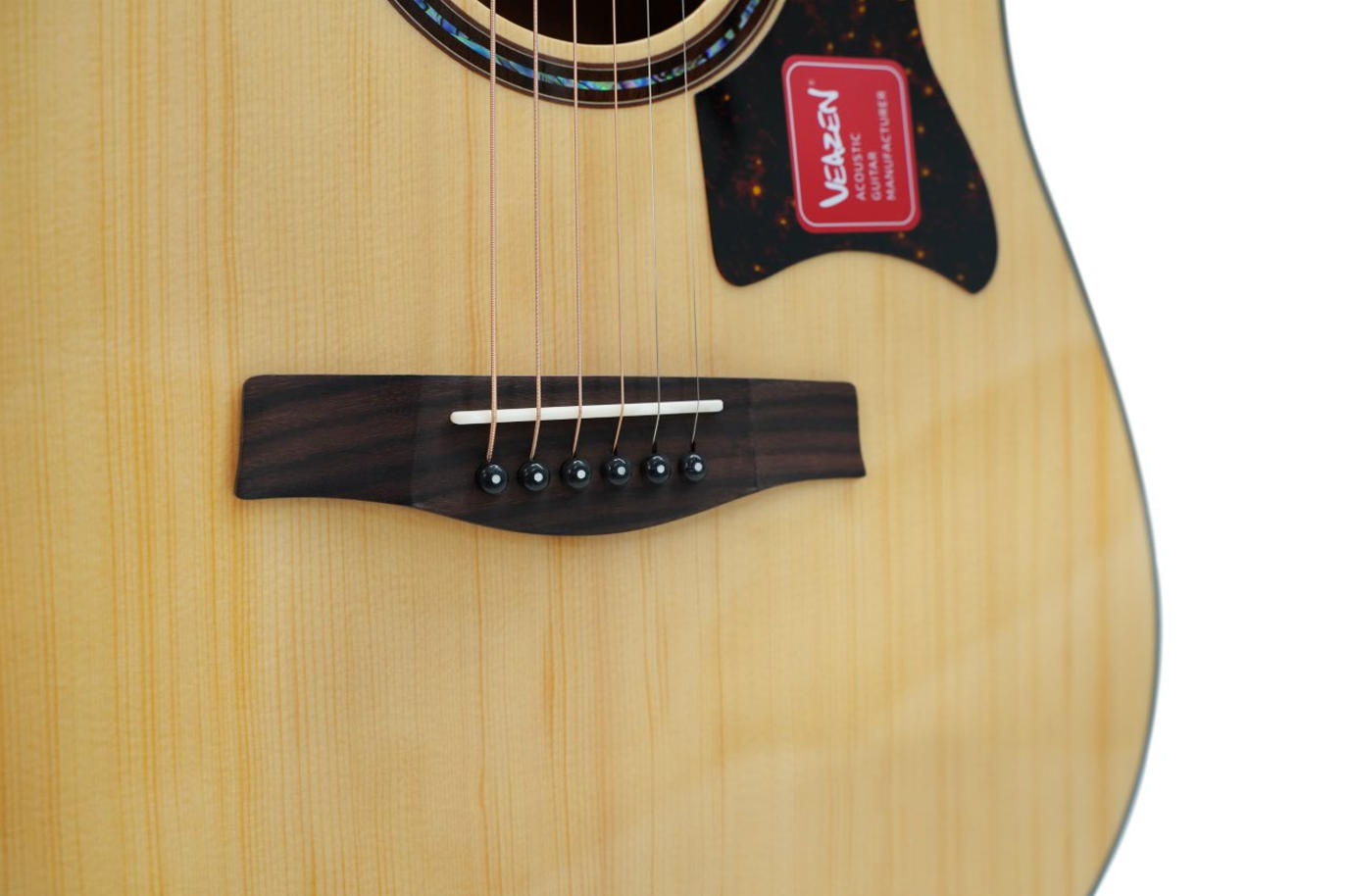 吉他木材的阶级跨越：1000元档VEAZEN费森VZ200、雅马哈F600和布洛克V12全维度拆解！