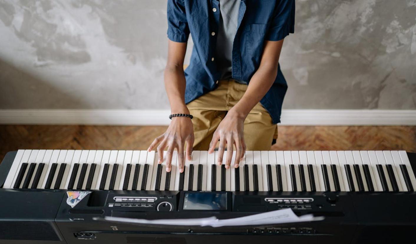 电子琴、电钢琴、真钢琴傻傻分不清？一篇讲透本质区别，附9款电钢真人测评！