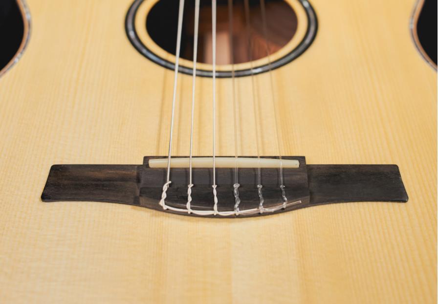 折中主义的胜利：Godin、Taylor、Fender 与国货跨界吉他深度横评
